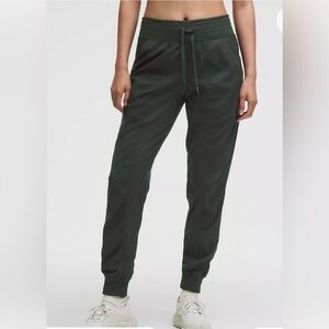 Lululemon Ready to Run olive green joggers size 0 / XS NWOT